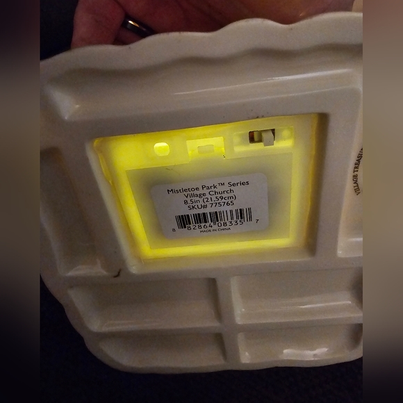 2007 Lenox Village Treasures Collection Mistletoe Park Series Village Church - Picture 2 of 4